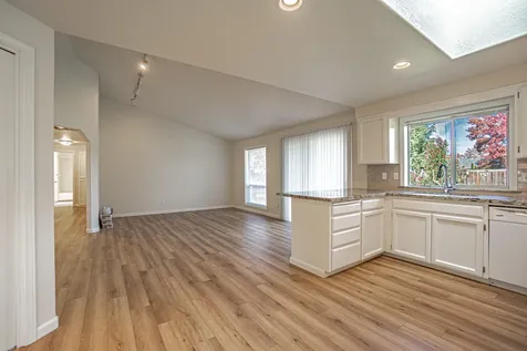 3037 Jenero Court Medford OR 97504