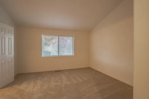 3037 Jenero Court Medford OR 97504