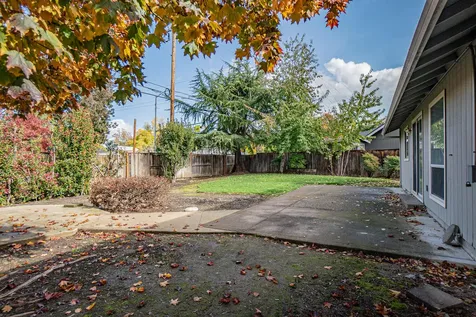 3037 Jenero Court Medford OR 97504