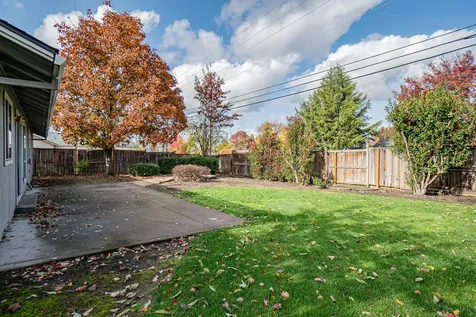 3037 Jenero Court Medford OR 97504
