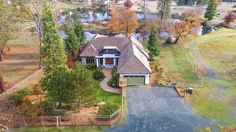 903 Nicklaus Point Lane Grants Pass OR 97526