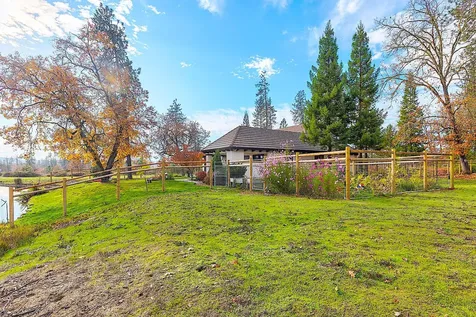 903 Nicklaus Point Lane Grants Pass OR 97526