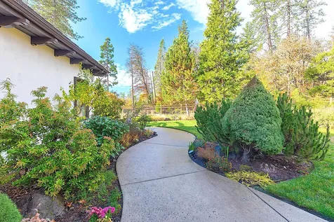 903 Nicklaus Point Lane Grants Pass OR 97526