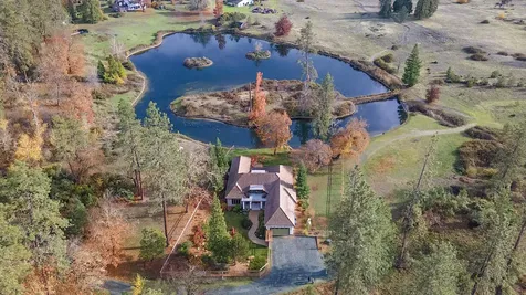 903 Nicklaus Point Lane Grants Pass OR 97526