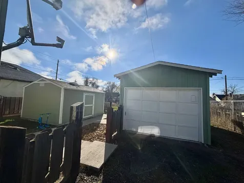 2546 Applegate Avenue Klamath Falls OR 97601