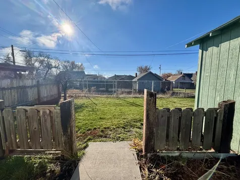 2546 Applegate Avenue Klamath Falls OR 97601