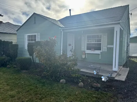 2546 Applegate Avenue Klamath Falls OR 97601