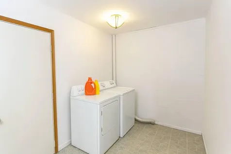 935 4th Avenue Gold Hill OR 97525