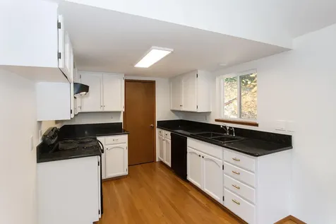 935 4th Avenue Gold Hill OR 97525