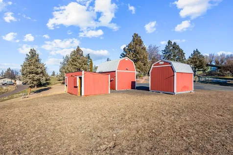 1642 NE Hilltop Lane Madras OR 97741