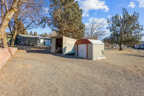 1642 NE Hilltop Lane Madras OR 97741