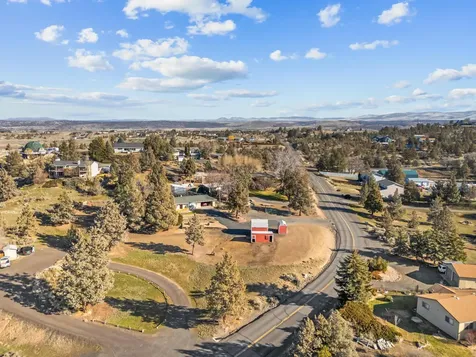1642 NE Hilltop Lane Madras OR 97741