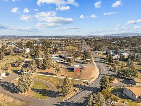1642 NE Hilltop Lane Madras OR 97741
