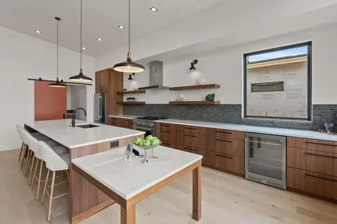 3122 NW Crossing Drive Bend OR 97703