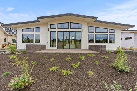 3122 NW Crossing Drive Bend OR 97703