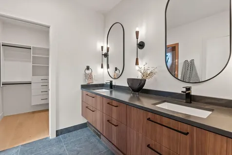 3122 NW Crossing Drive Bend OR 97703