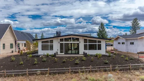 3122 NW Crossing Drive Bend OR 97703