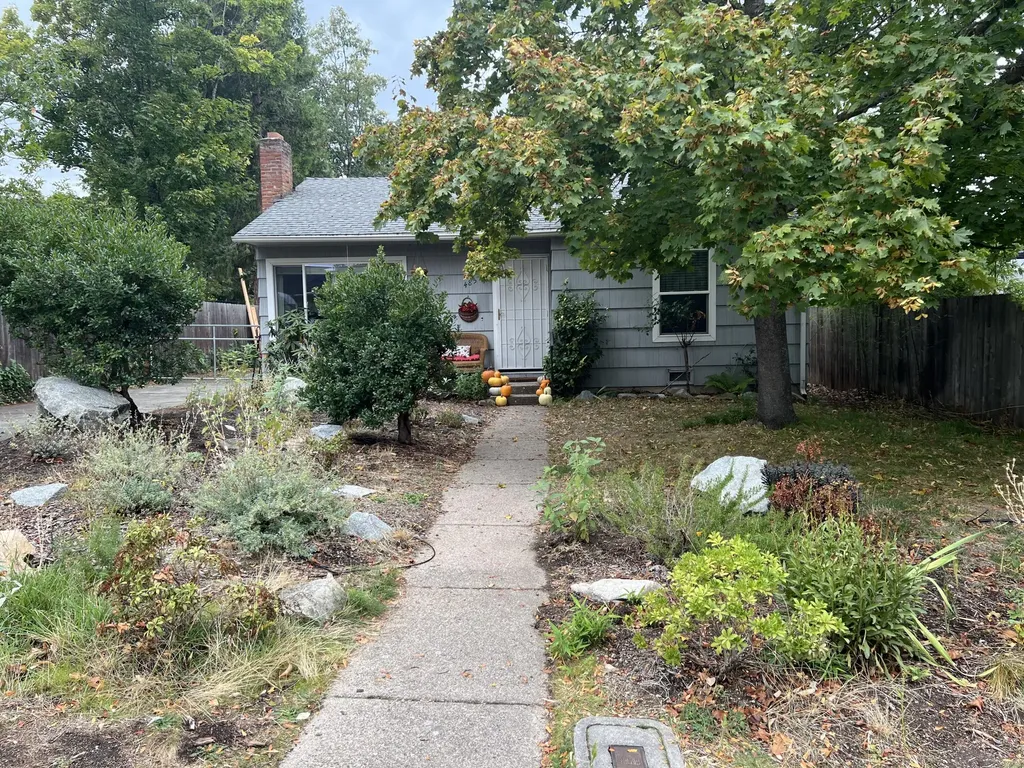 485 Lit Way Ashland OR 97520