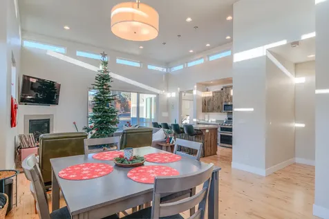 2233 NW Deschutes Place Bend OR 97703
