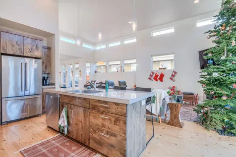 2233 NW Deschutes Place Bend OR 97703
