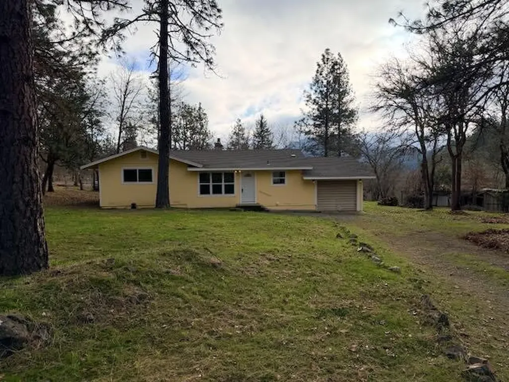 326 Debra Lane Grants Pass OR 97527