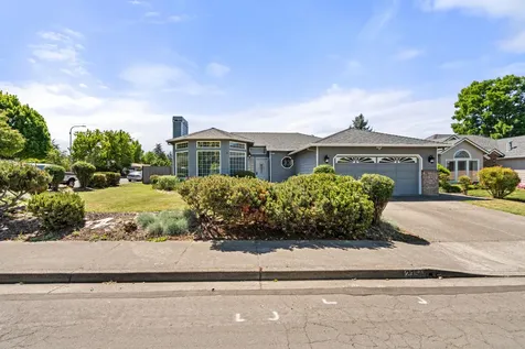 2754 Juanita Avenue Medford OR 97504