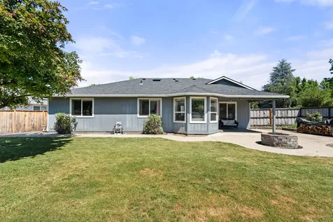 2754 Juanita Avenue Medford OR 97504