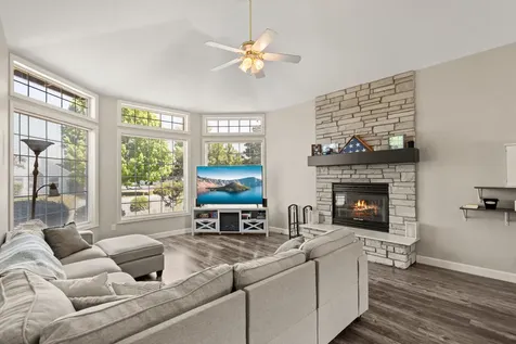 2754 Juanita Avenue Medford OR 97504