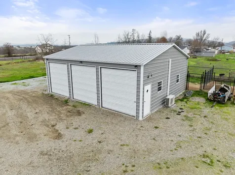 597 Bigham Brown Road Eagle Point OR 97524