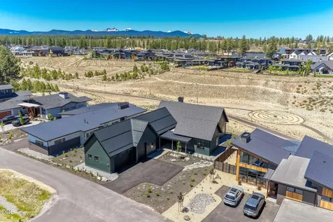 3118 NW Crossing Drive Bend OR 97703