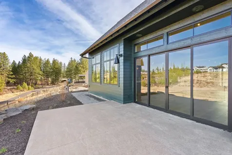 3118 NW Crossing Drive Bend OR 97703