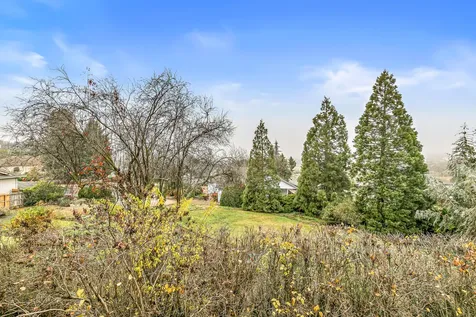 4231 Tamarack Drive Medford OR 97504
