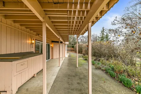 4231 Tamarack Drive Medford OR 97504