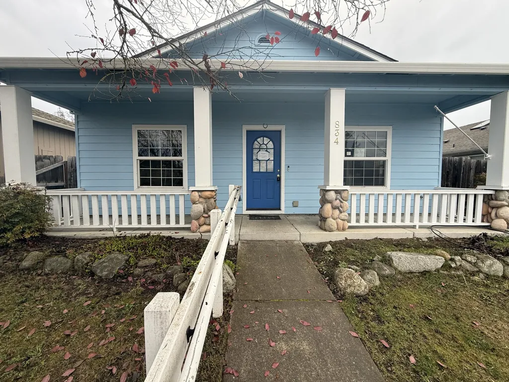 834 Isherwood Drive Central Point OR 97502