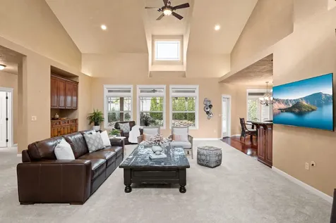 2161 Duncan Drive Medford OR 97504