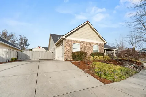 2161 Duncan Drive Medford OR 97504