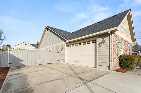 2161 Duncan Drive Medford OR 97504