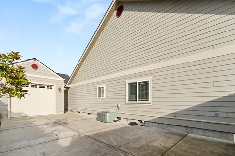 2161 Duncan Drive Medford OR 97504