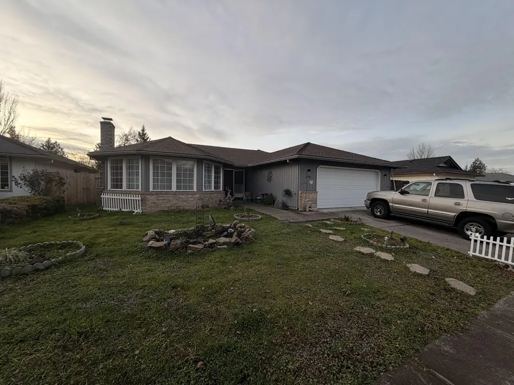 2451 Powell Street Medford OR 97504