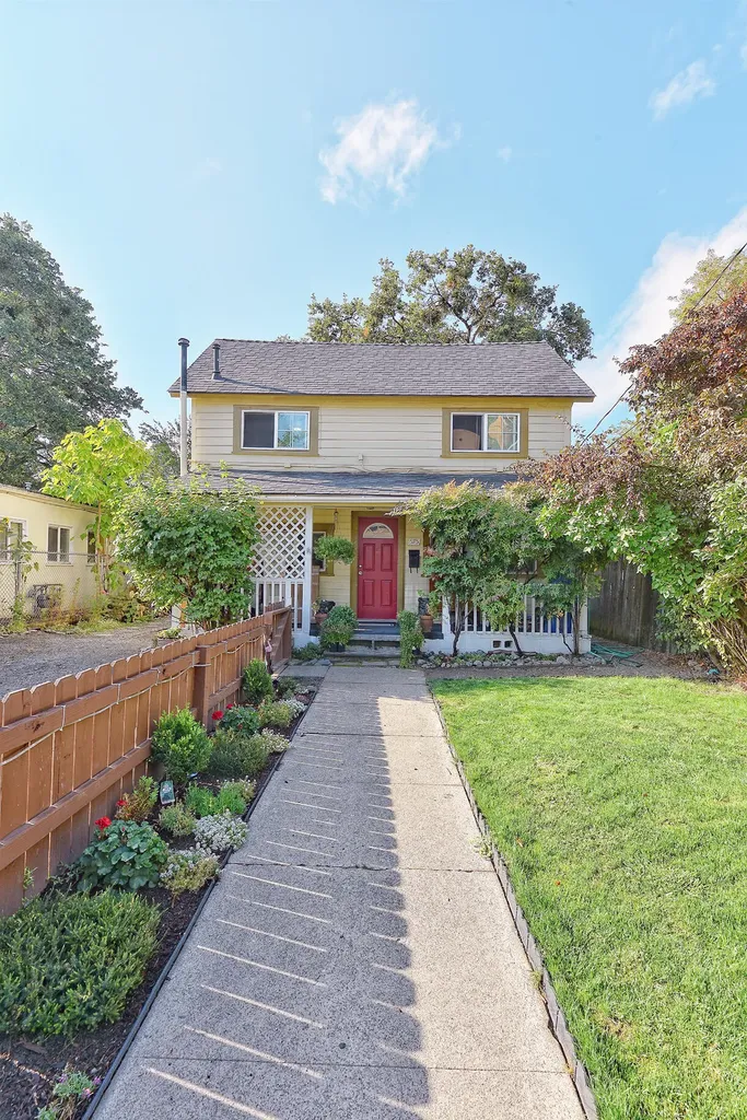 575 SW SW G Street Grants Pass OR 97526