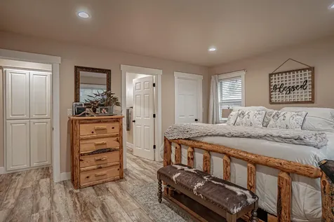1027 Chevney Way Shady Cove OR 97539
