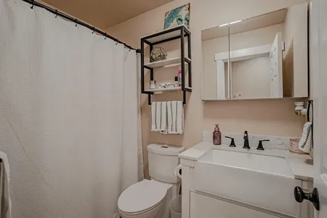 1027 Chevney Way Shady Cove OR 97539