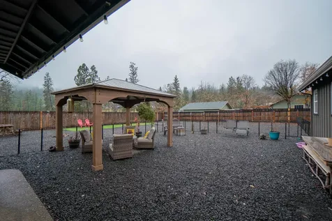 1027 Chevney Way Shady Cove OR 97539