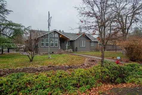 1027 Chevney Way Shady Cove OR 97539