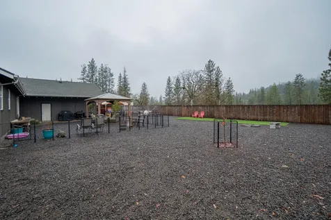 1027 Chevney Way Shady Cove OR 97539