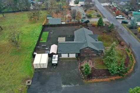 1027 Chevney Way Shady Cove OR 97539