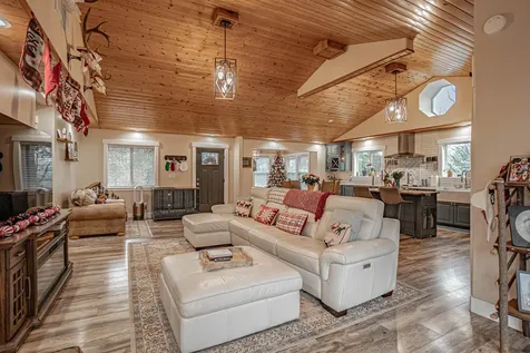 1027 Chevney Way Shady Cove OR 97539
