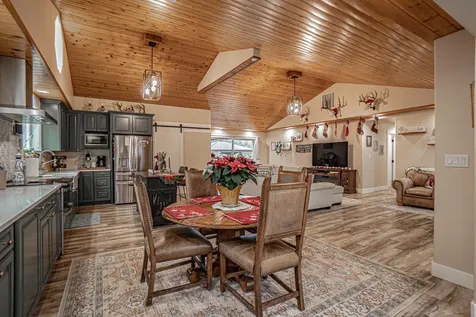 1027 Chevney Way Shady Cove OR 97539