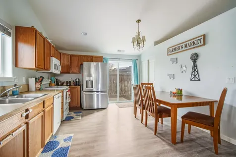 484 NE Spruce Court Redmond OR 97756