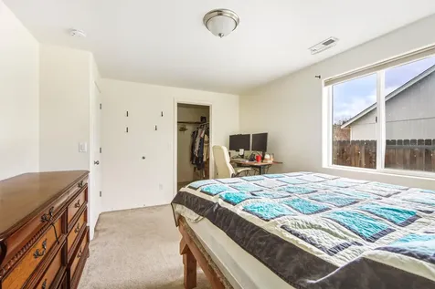 484 NE Spruce Court Redmond OR 97756